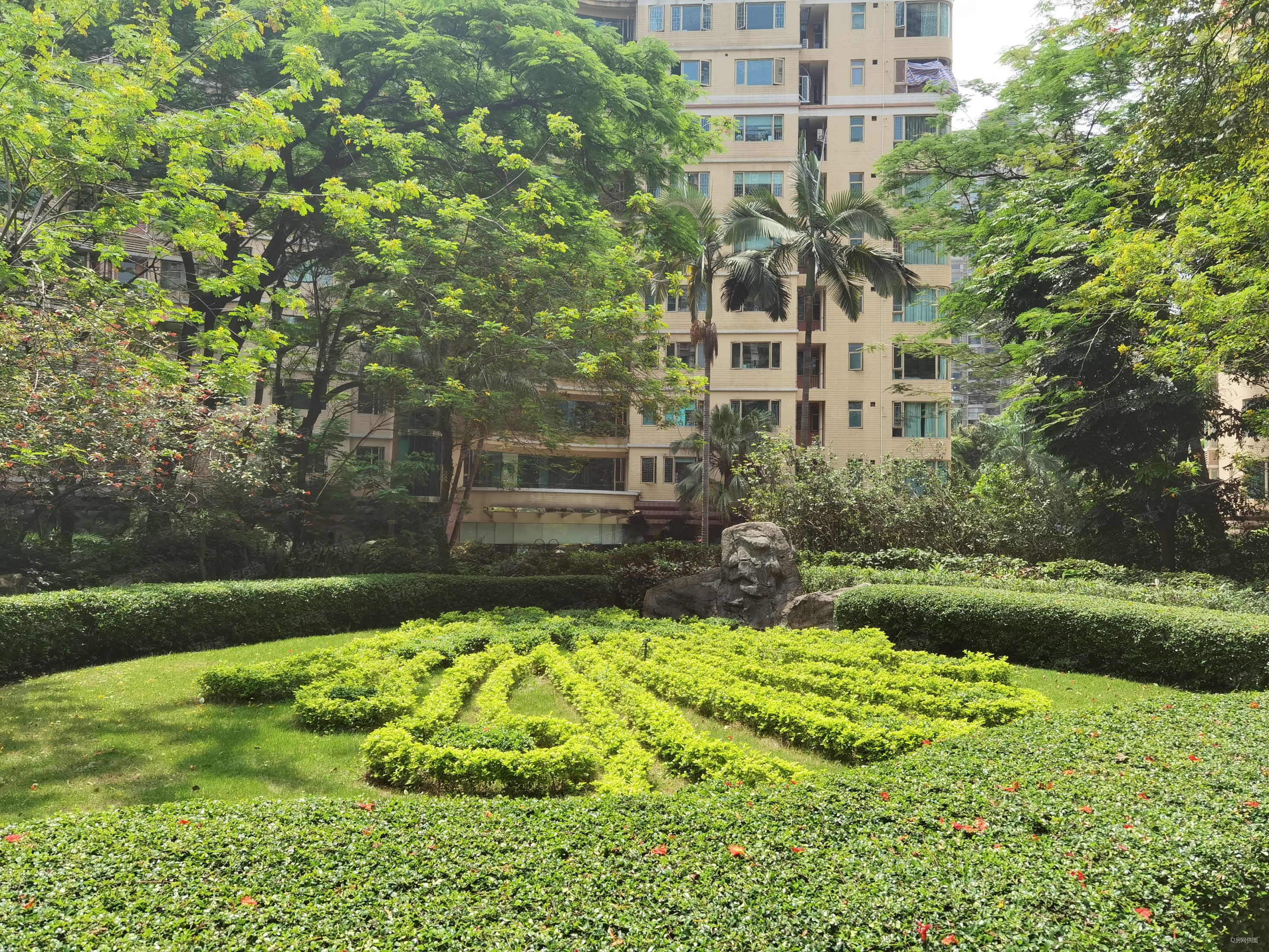 可该4房 费用少位置好,中海华庭二手房,0万,3室2厅,2卫,121平米-深圳