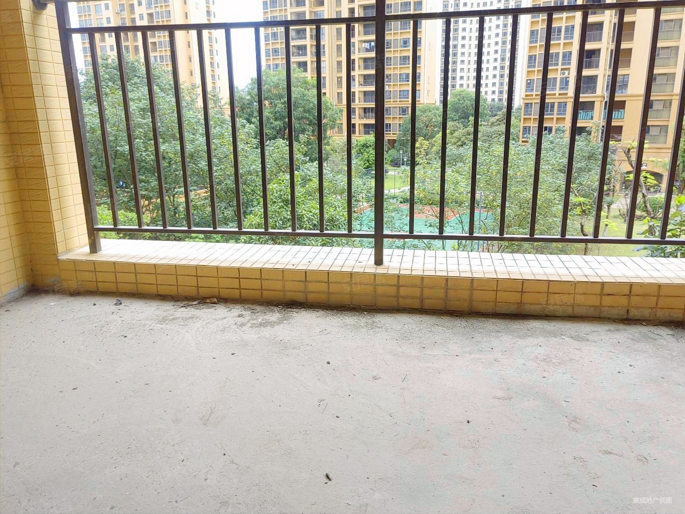 95万 买礼顿三房两卫 送入户花园 位置前后无遮挡,礼顿金御海湾二手房