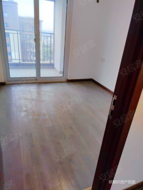 太湖新城天玺3室2厅2卫100.21㎡南北115万