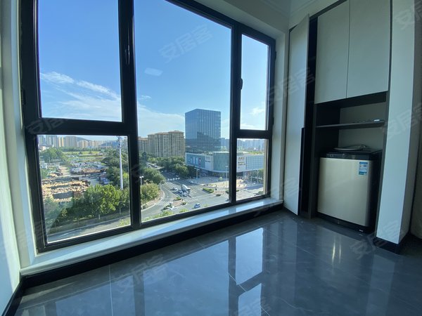 青岛李沧绿城绿城锦棠中央空调 近丽达 套三双卫 第一次出租 随时看房