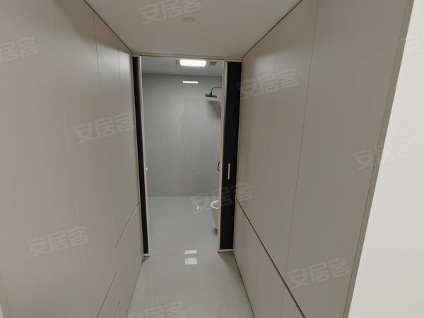 金华东阳东阳市中心朝阳大众华府您没看错 精装修4室 出租。全新家具 真的很靓眼出租房源真实图片