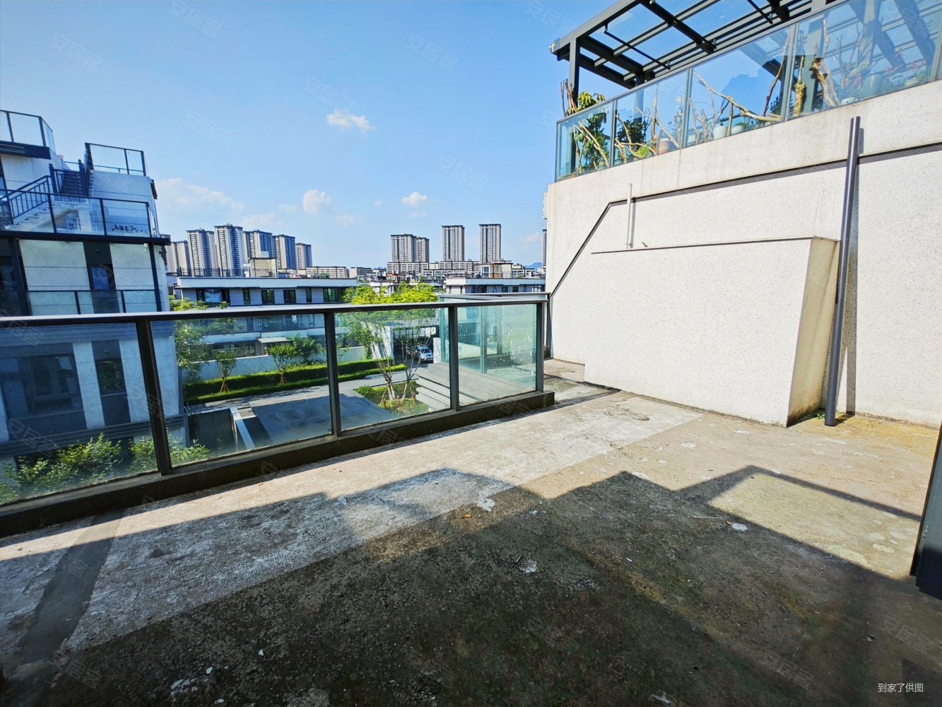 曲水风和叠拼别墅!露台90平!随时看房!