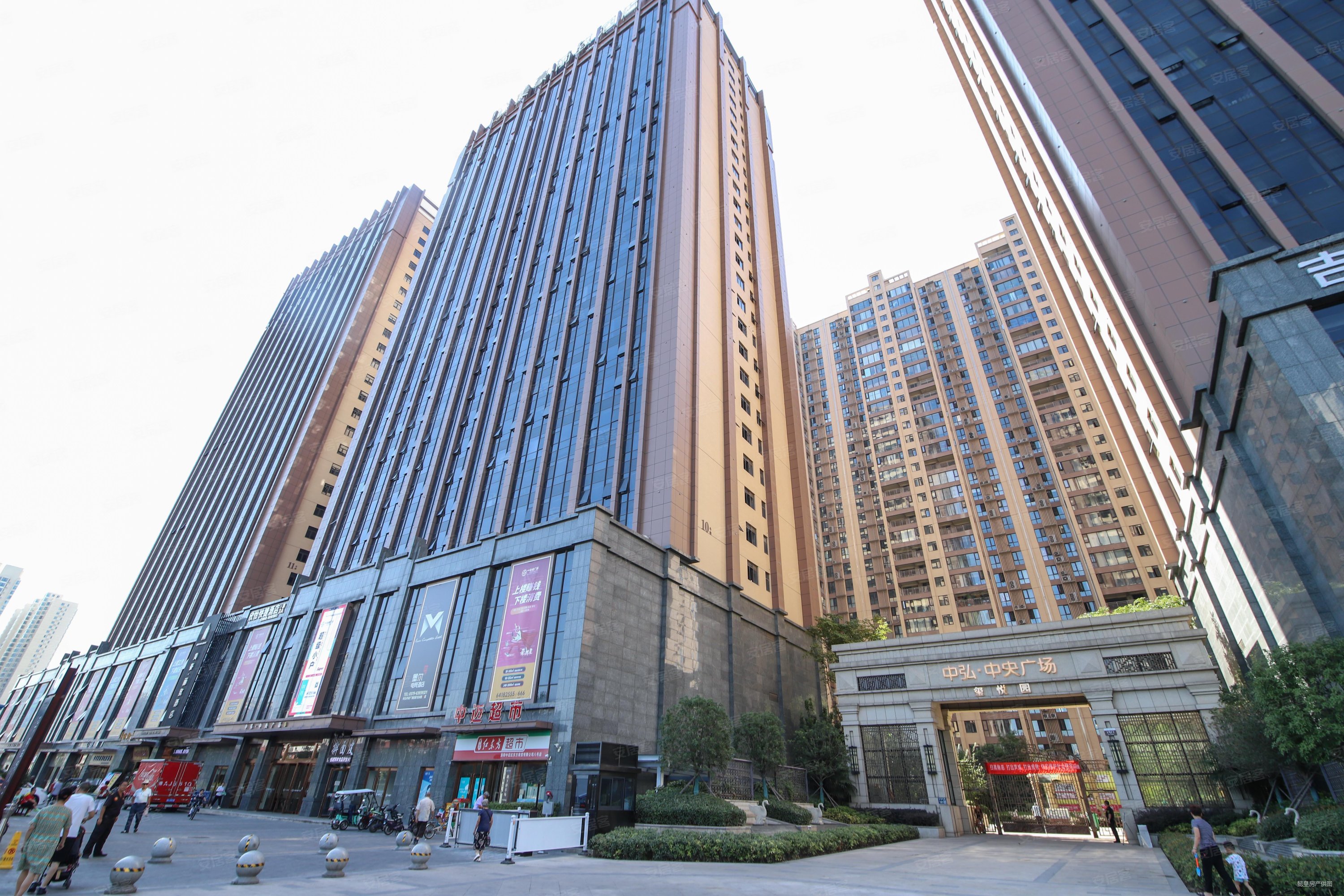 中弘卓越城(二期)3室2厅1卫114㎡南90万