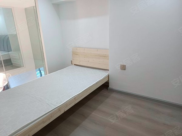 昆明五华龙泉路万彩城(商住楼)盘龙江边江景百爵公寓精装两居室出租