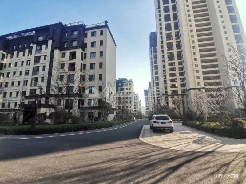 天泰公园壹号三室两厅两卫精装一手房包更名