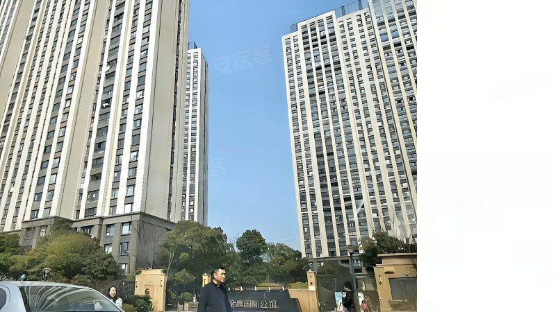 金鹰国际公馆 毛坯三房 景观好楼层 看房有密码!