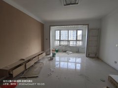 潍坊临朐临朐城区粟山电梯精装两室，随时看，家具可配出租房源真实图片