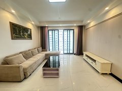 苏州常熟东南开发区湖畔现代城(三区) 3室2厅2卫 电梯房 精装修127平米出租房源真实图片