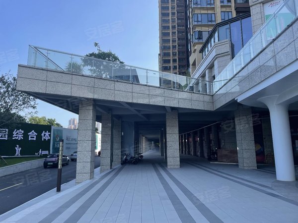 深圳龙岗大运乐城(二期)乐城三房 户型方正  出租 业主诚意出租出租