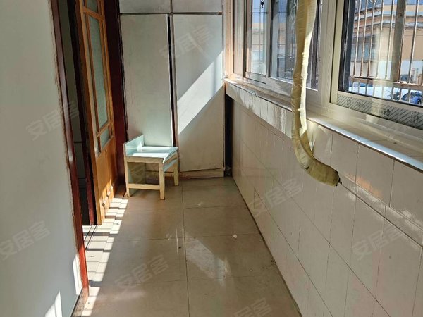 徐州鼓楼杨庄新成花园火车站地铁口旁 徐州人家1楼三室两卫1200租出租房源真实图片