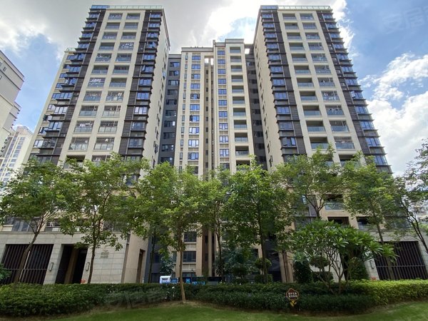 深圳宝安福永怀德峰景怀德峰景北园三房 全新装修 仅租5500元出租房源