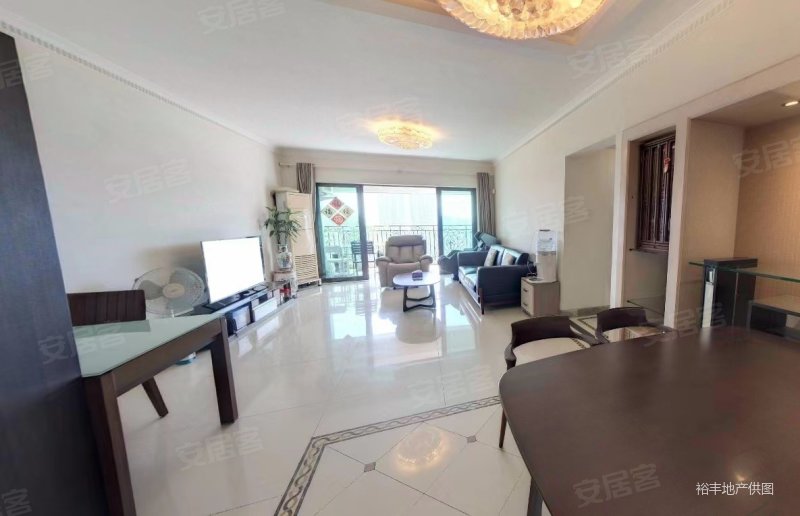 绿景东山华庭4室2厅2卫167.91㎡南1243万