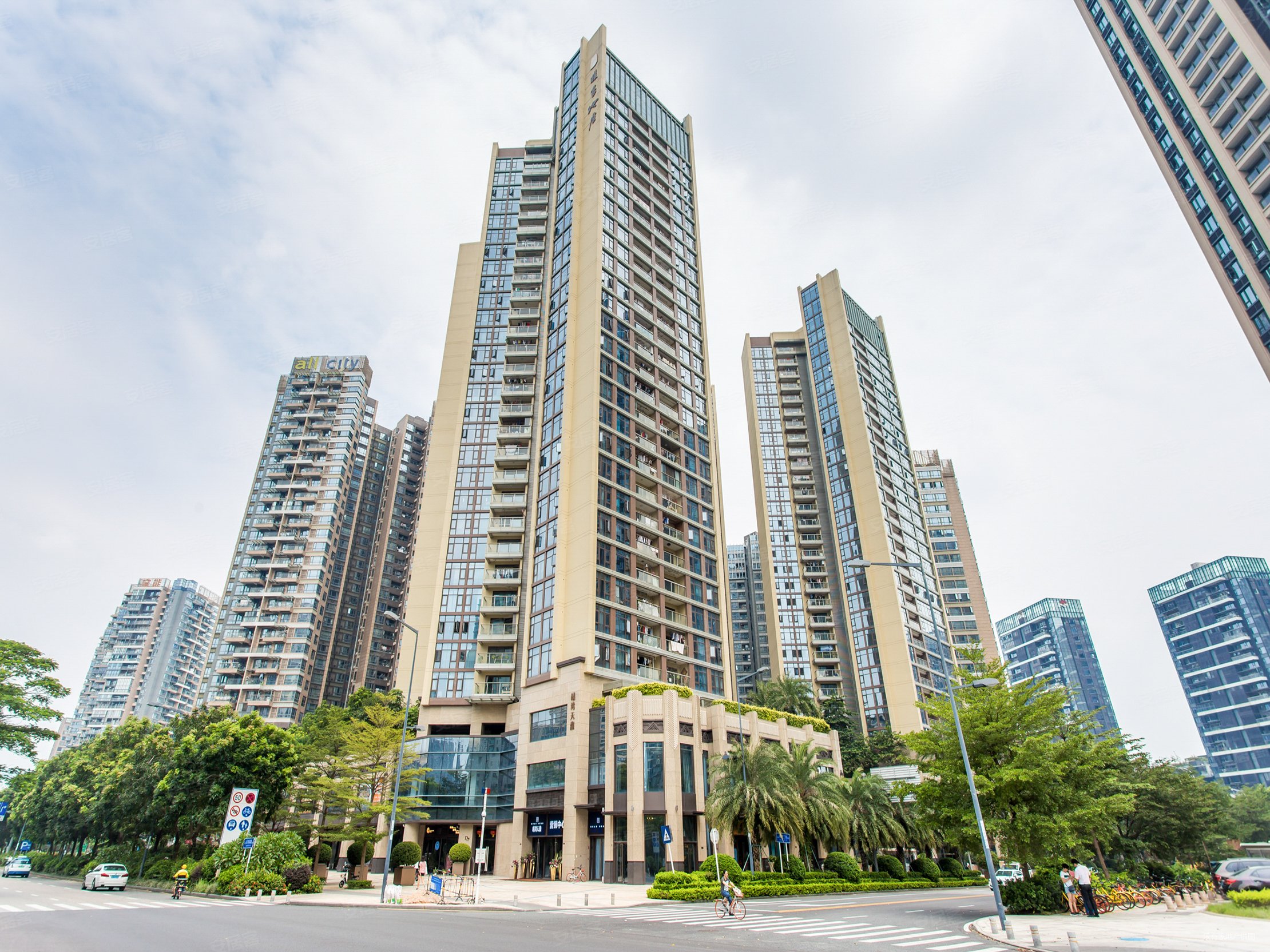 曦湾天馥4室2厅2卫94.19㎡南0万