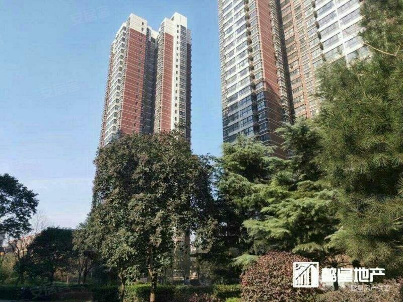 顺驰城三期136平边户通透大三室双阳台精装洛浦公园