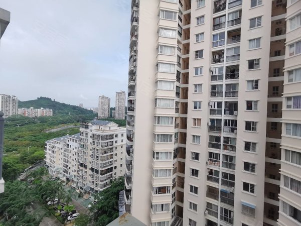 三亚吉阳凤凰路南段三永凤凰城三永凤凰城二期 高层65平1房2厅1卫年租