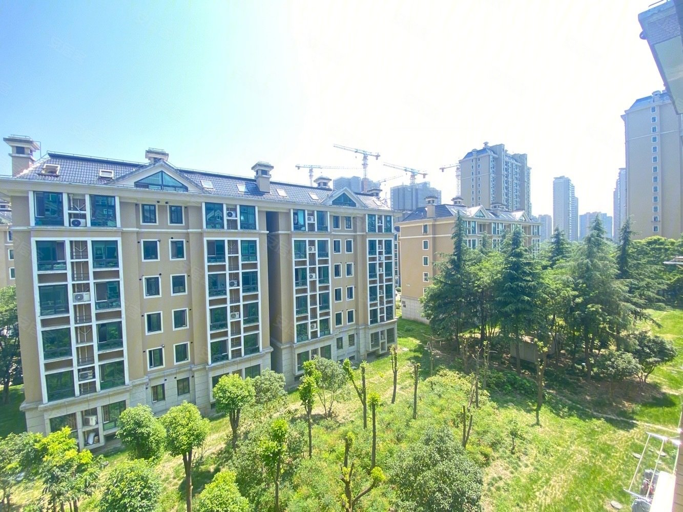 金海苑(北区)3室2厅2卫121.34㎡南北385万