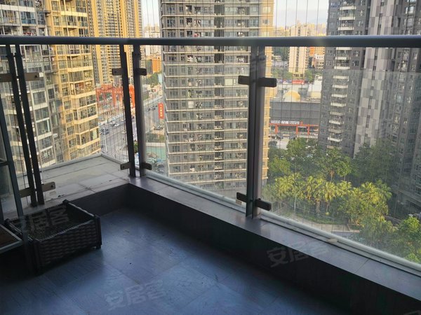 深圳龙华民治绿景香颂花园绿景香颂花园 南北通透 急租房源 五房 本人