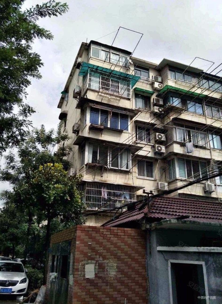 卖点内环三房8号线鞍山新村地铁口3楼