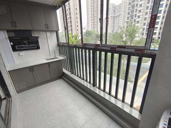 临平临平北乾南嘉苑三区龙安地铁口 精装修 电梯房 设施齐全 大阳台