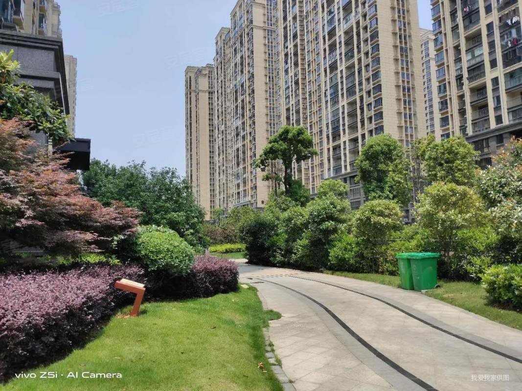 联泰天悦3室2厅2卫135.1㎡南北305万