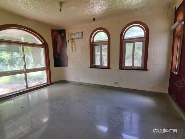 新金榜美墅700平大花园独栋低价急售诚意出售有钥匙