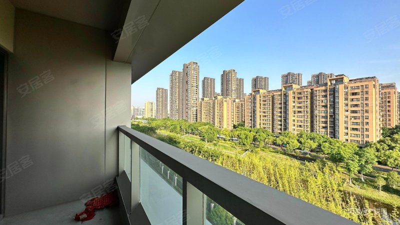 宁波弯头姚江汇集地四面环江君湾中心钓鱼台不是随便叫得