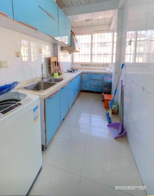 浮山后一小区合肥路佳世客套二厅满五年税