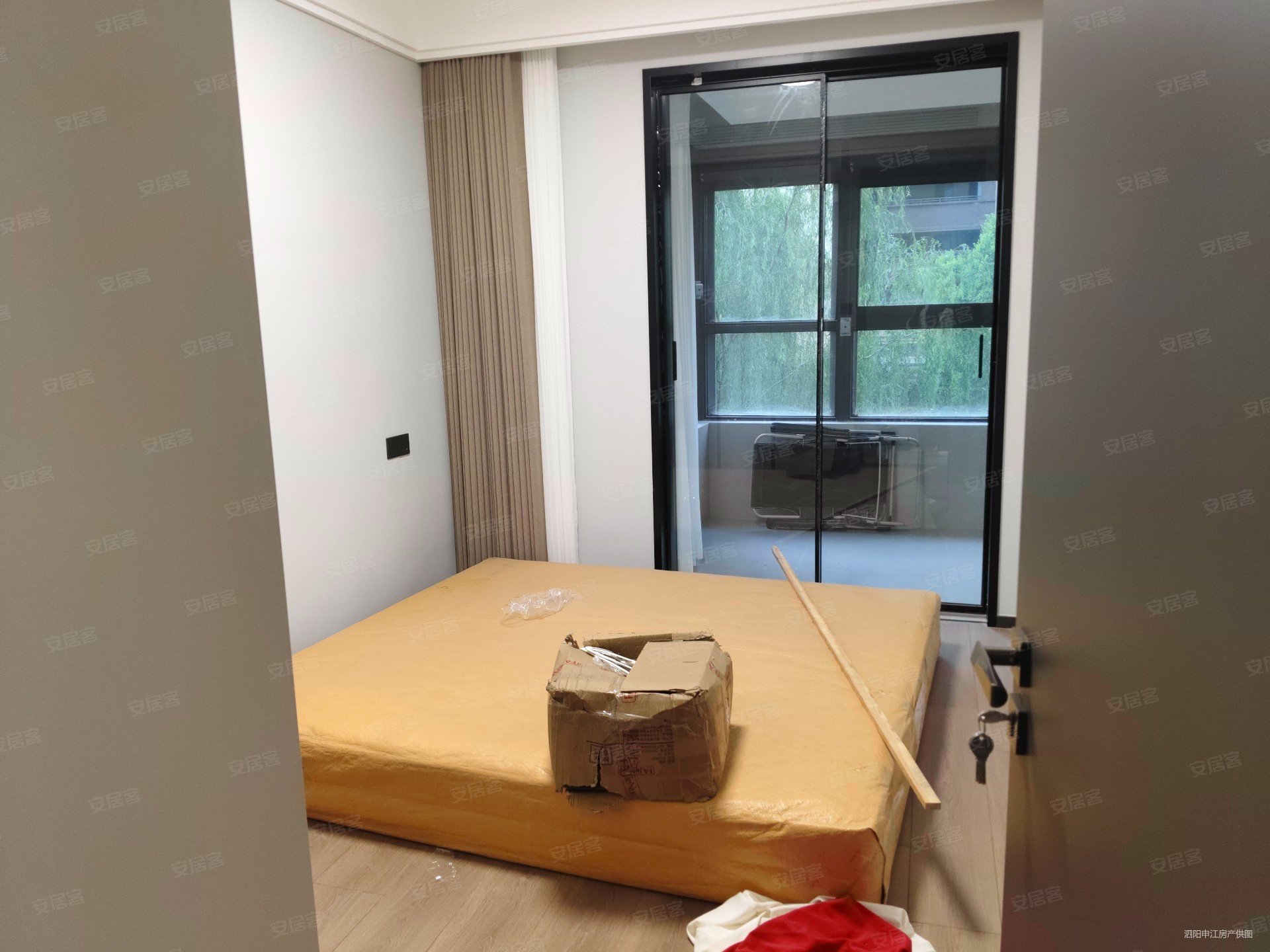 明发首府3室2厅1卫117㎡南北88.8万