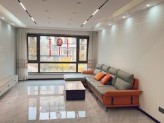 梅河口城区市中心长安城二期电梯二楼110平三室一卫，年租2万3可半年付出租房源真实图片