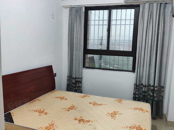 泉州泉港后龙镇港通公园1号怡庭酒店后面大三房 公园一号 三房两卫