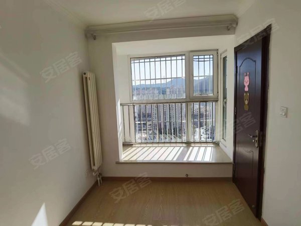 北京门头沟大峪龙山家园1号院快四沿线 龙山家园1号院 家具家电齐全