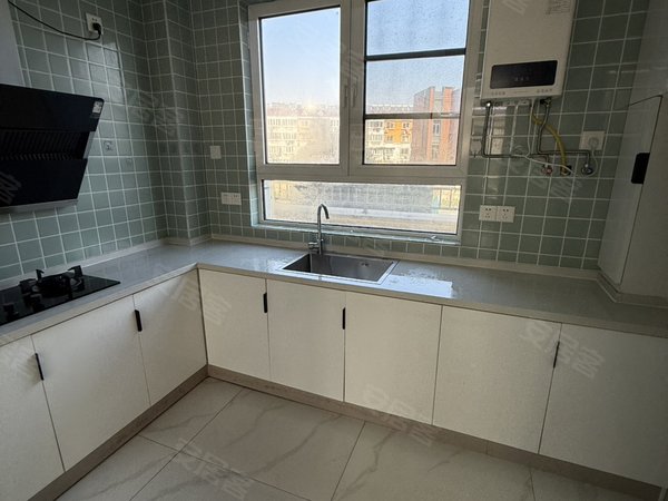 六安金安政务中心碧桂园置地中央公园出租六安市区碧桂园中央公园洋房一楼带院精装三室两厅两卫双阳台出租房源真实图片