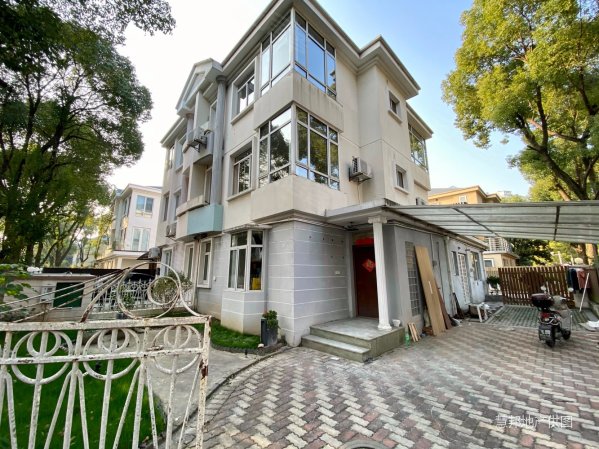 苹果园(别墅)4室2厅3卫176㎡南北1750万