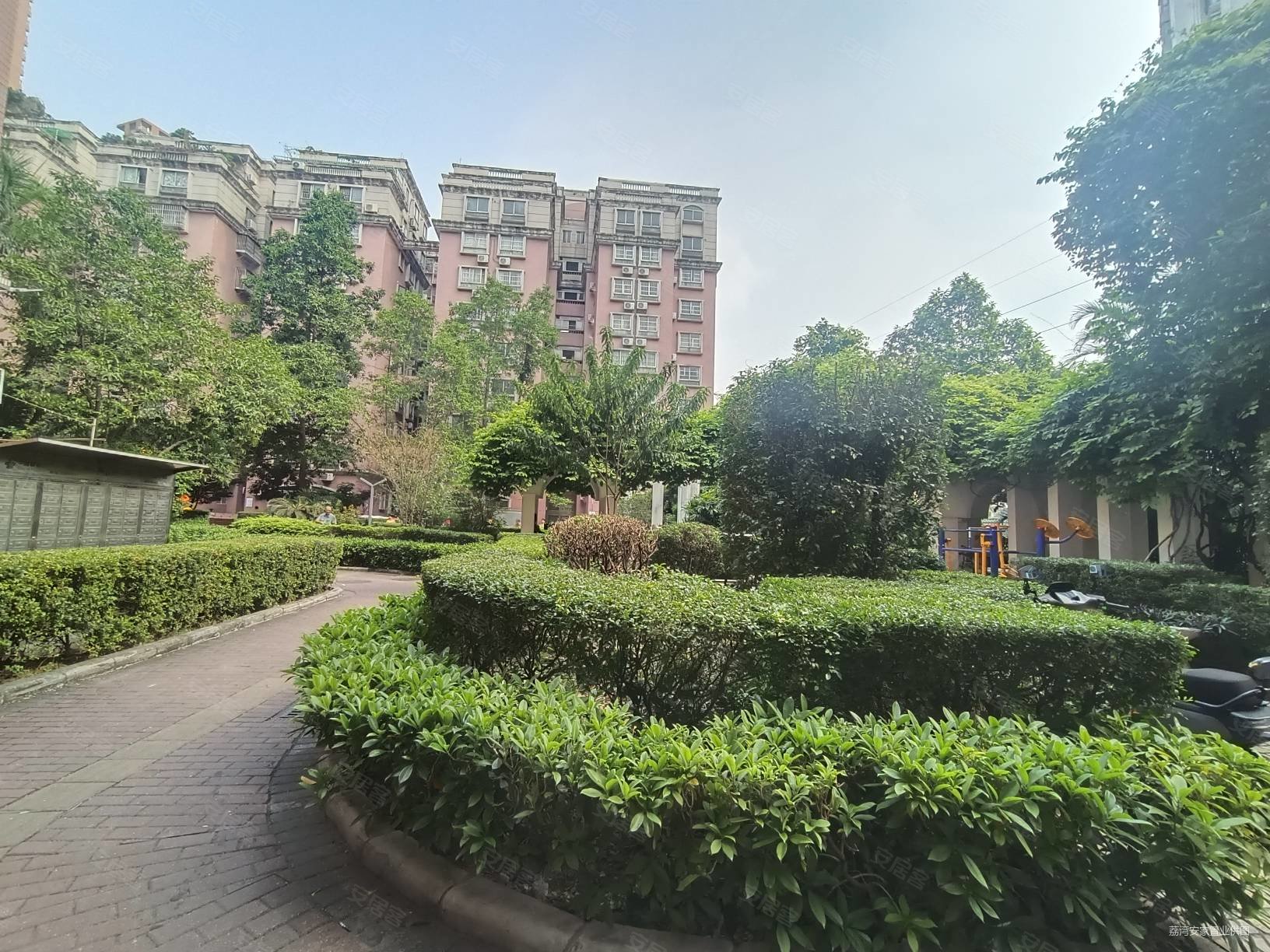 大鹏花园3室2厅1卫72㎡南北187万