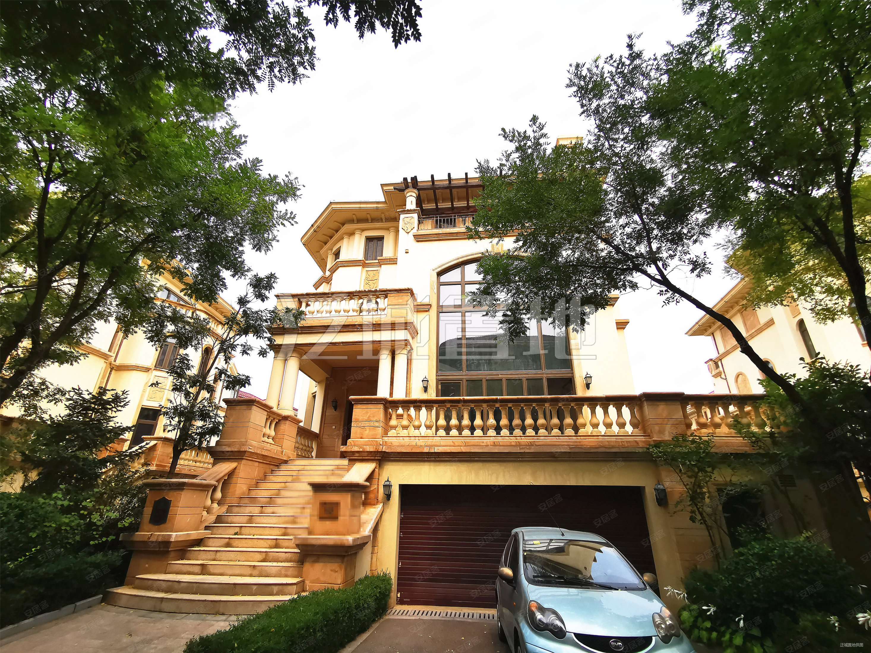 珠江壹千栋6室3厅6卫737.77㎡南3000万