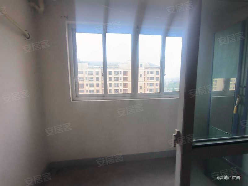 凌桥景园!三房两卫!诚心出售!看房有钥匙!