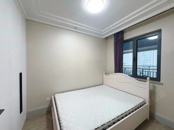 大连开发区滨海路融创海逸长洲滨海路融创 三室两厅一卫 干湿分离 干净整洁 定制衣柜出租房源真实图片