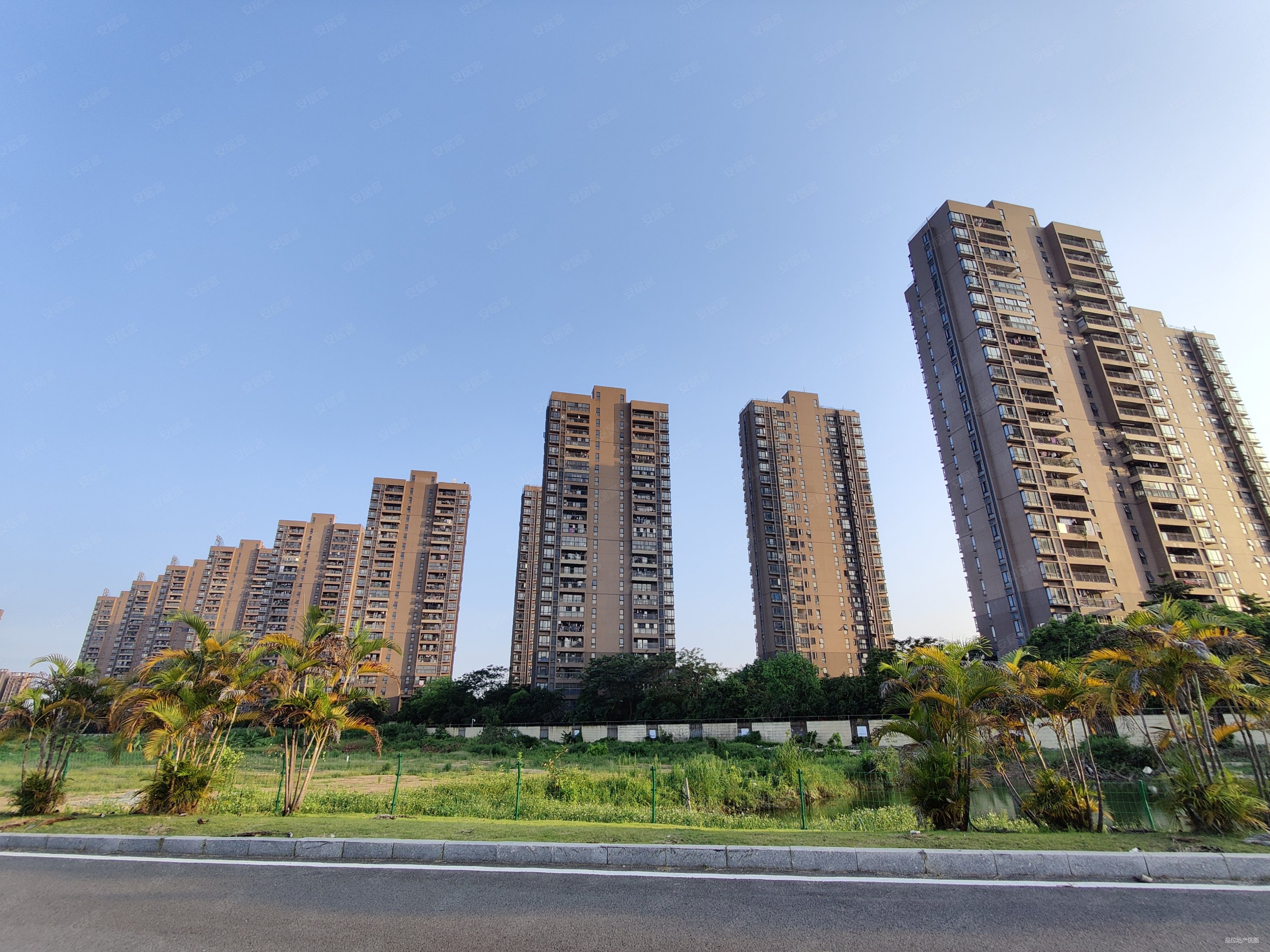 沿海丽水佳园3室2厅2卫93.37㎡南210万