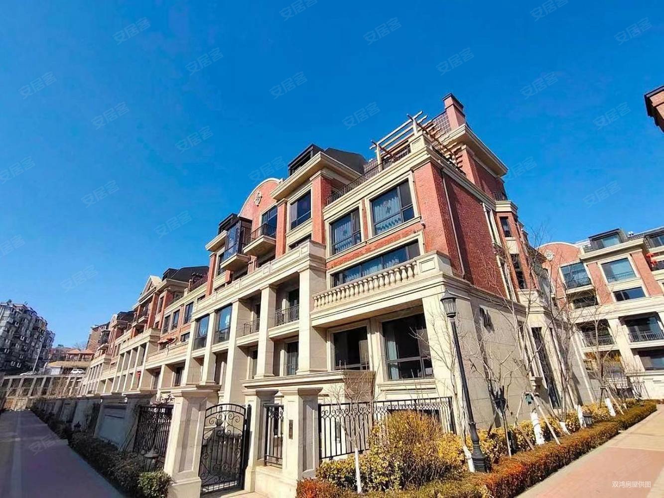 万科八栋墅4室2厅2卫140.04㎡南北428万