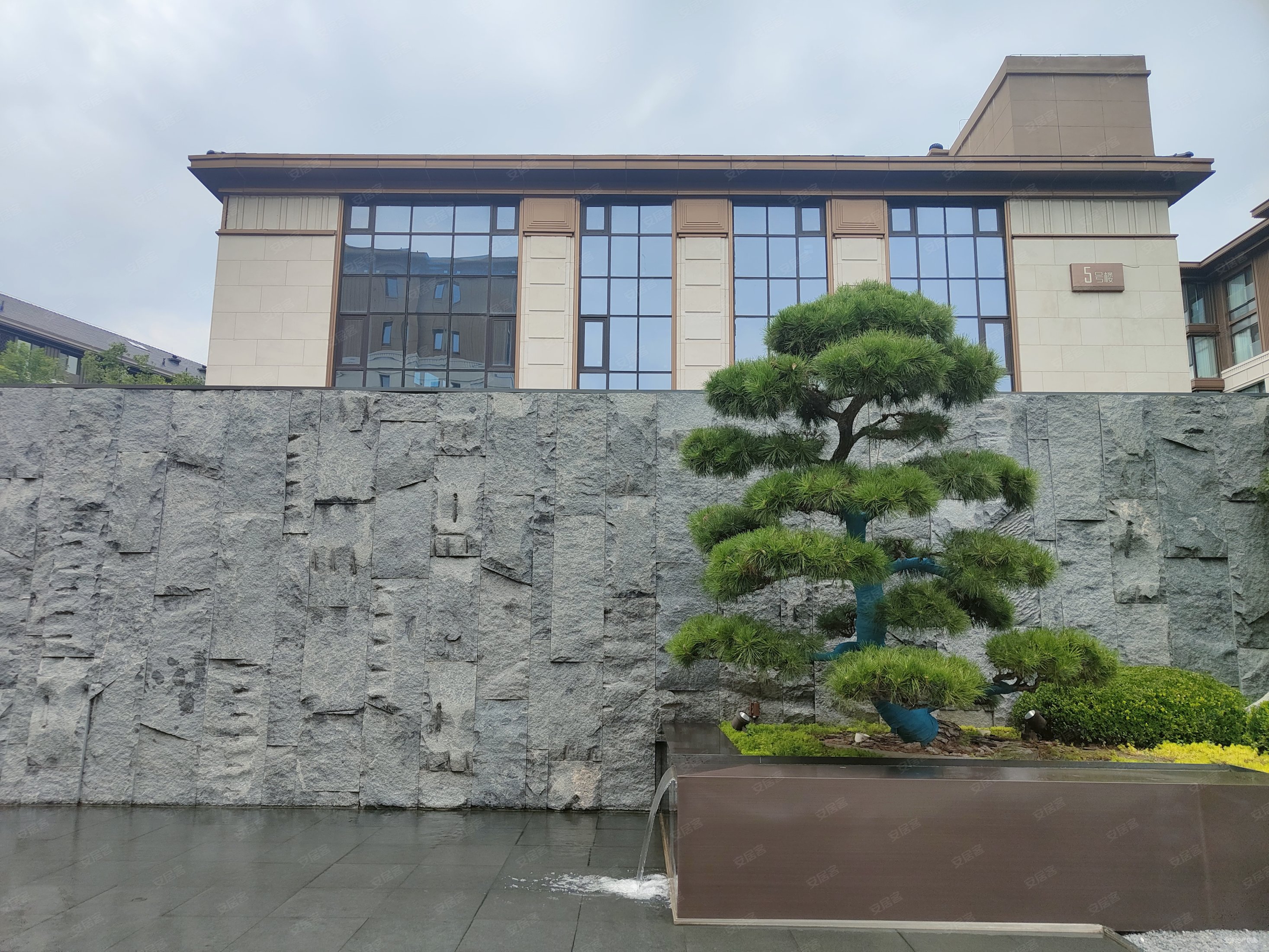 正商珑水上境4室2厅3卫178.45㎡南北659万