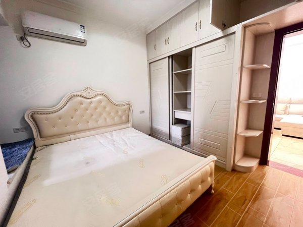 重庆潼南潼南城区四方花园凉风亚广场附近精装1室出租,家具家电齐全