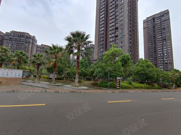 昆明呈贡老县城惠景园近春融街地铁口 云大附中 随时看房钥匙在门口