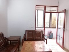 桂林秀峰中心广场出租西门菜市旁两房4楼家电齐全750元出租房源真实图片