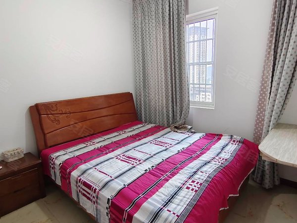 重庆大足大足城区中央公馆(大足)小广场旁精装两房出租  出行方便出租