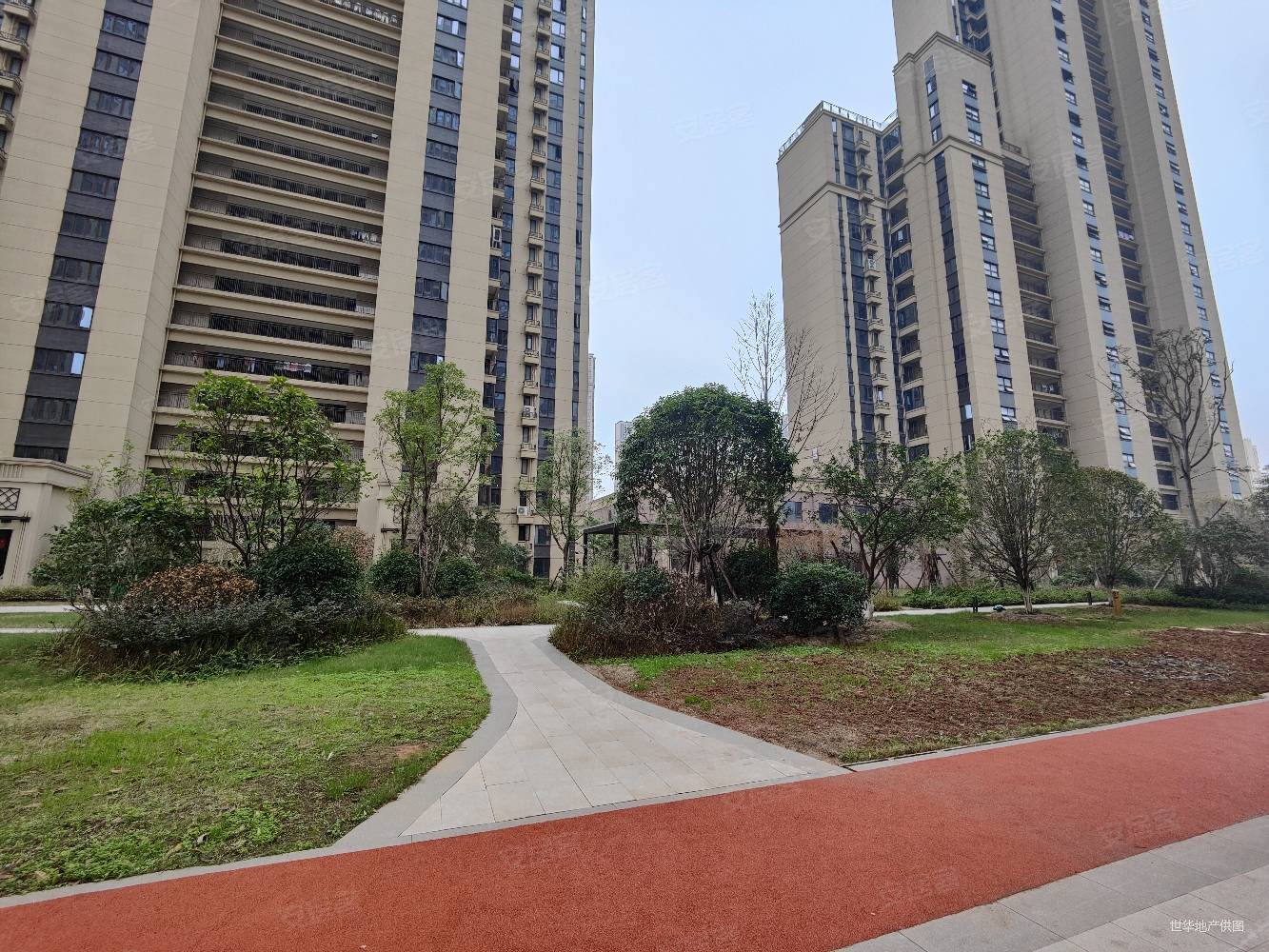 奥园铂誉府3室2厅2卫104.6㎡南58万