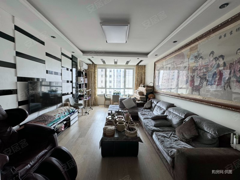 远洋广场 精装三室 有钥匙 近地铁 商圈