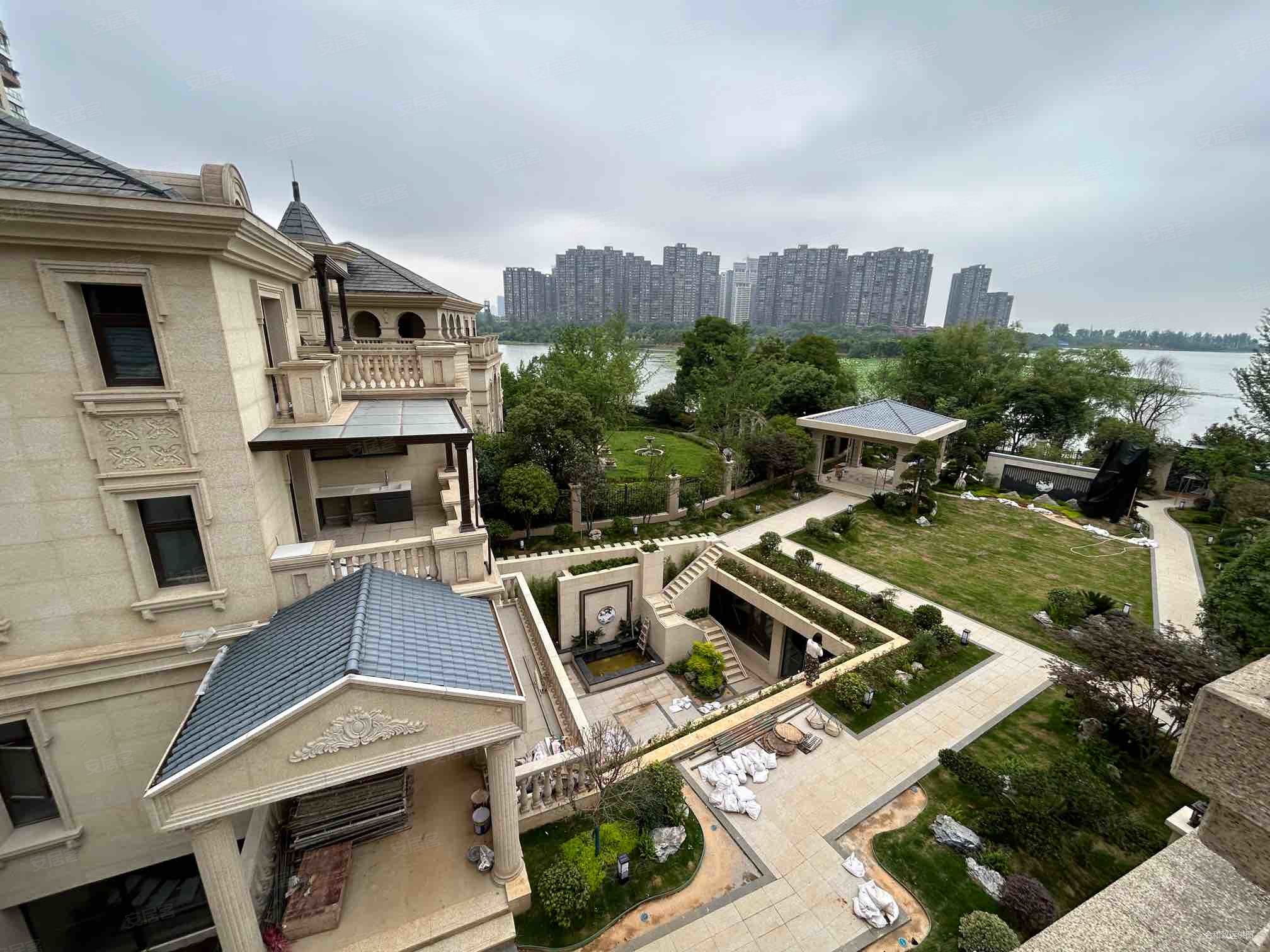 武汉房产网>武汉二手房>江夏二手房>庙山二手房>鹏湖湾十二墅(别墅)>