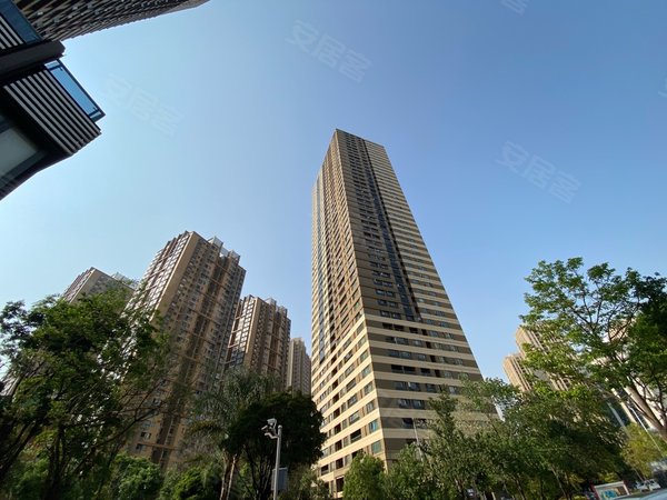 昆明西山大商汇光辉城市月付无中介光辉城市近爱琴海万达广场滇池卫城