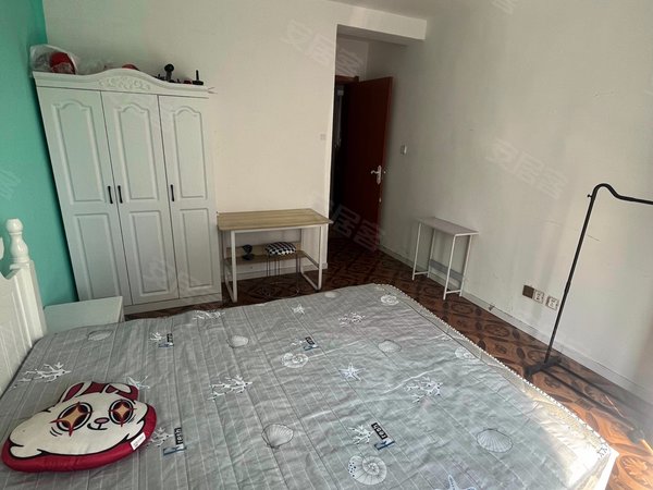 昆山陆家陆家镇博雅景园实拍临近世硕启佳洽兴旁主卧带阳台出租,家具