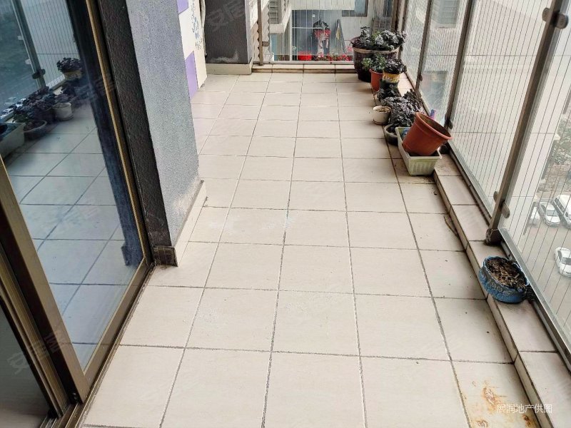 亚迪二村130平四房两厅两卫售价75万